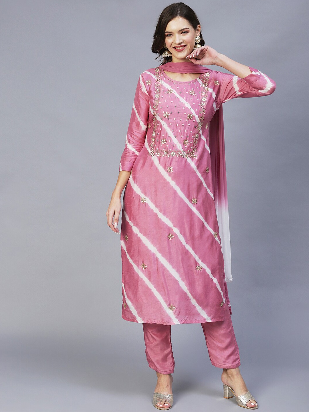 

FASHOR Women Pink Leheriya Printed Kurta with Trousers & With Dupatta