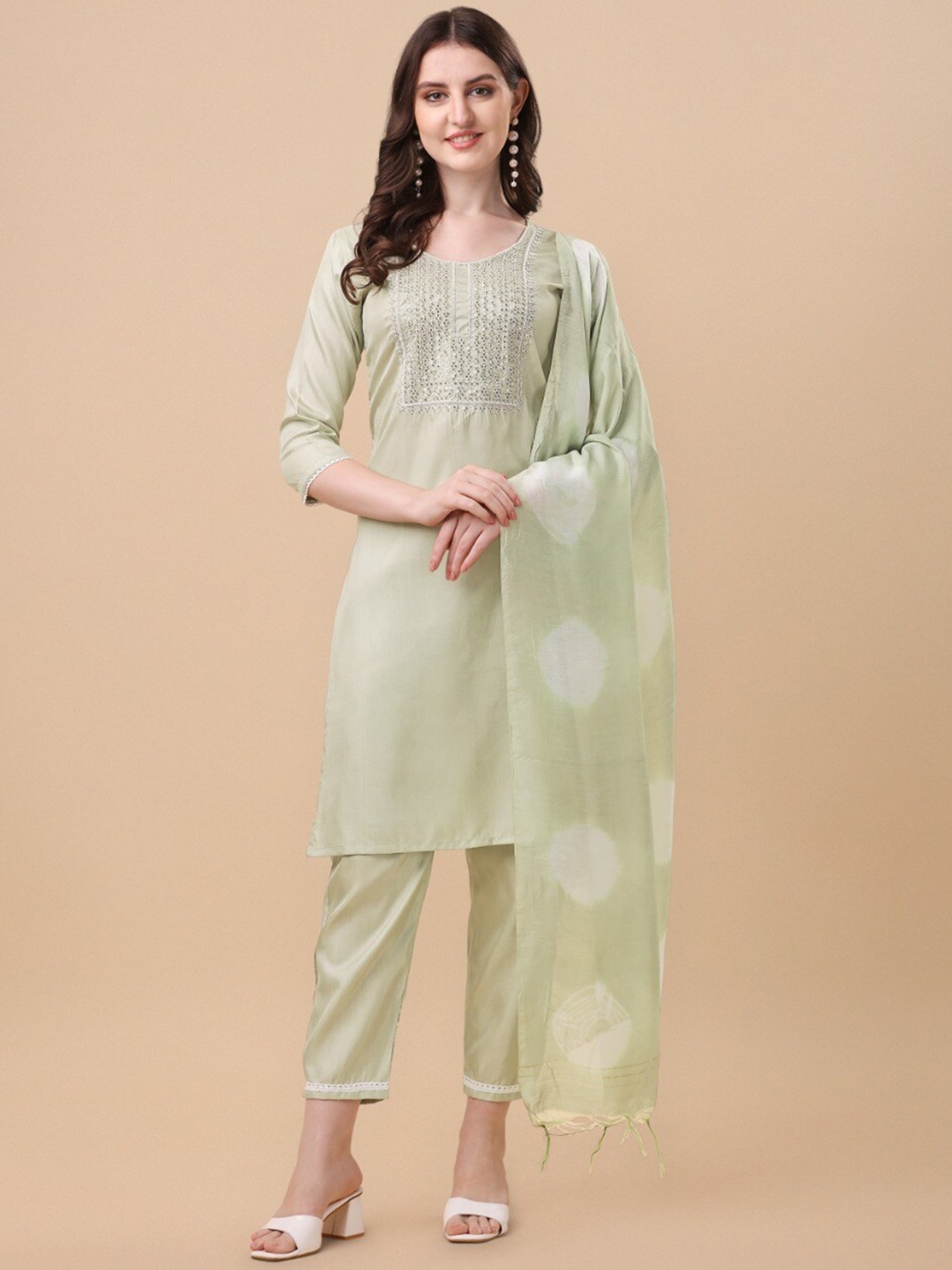 

MORLY Women Green Floral Embroidered Kurta with Trousers With Dupatta