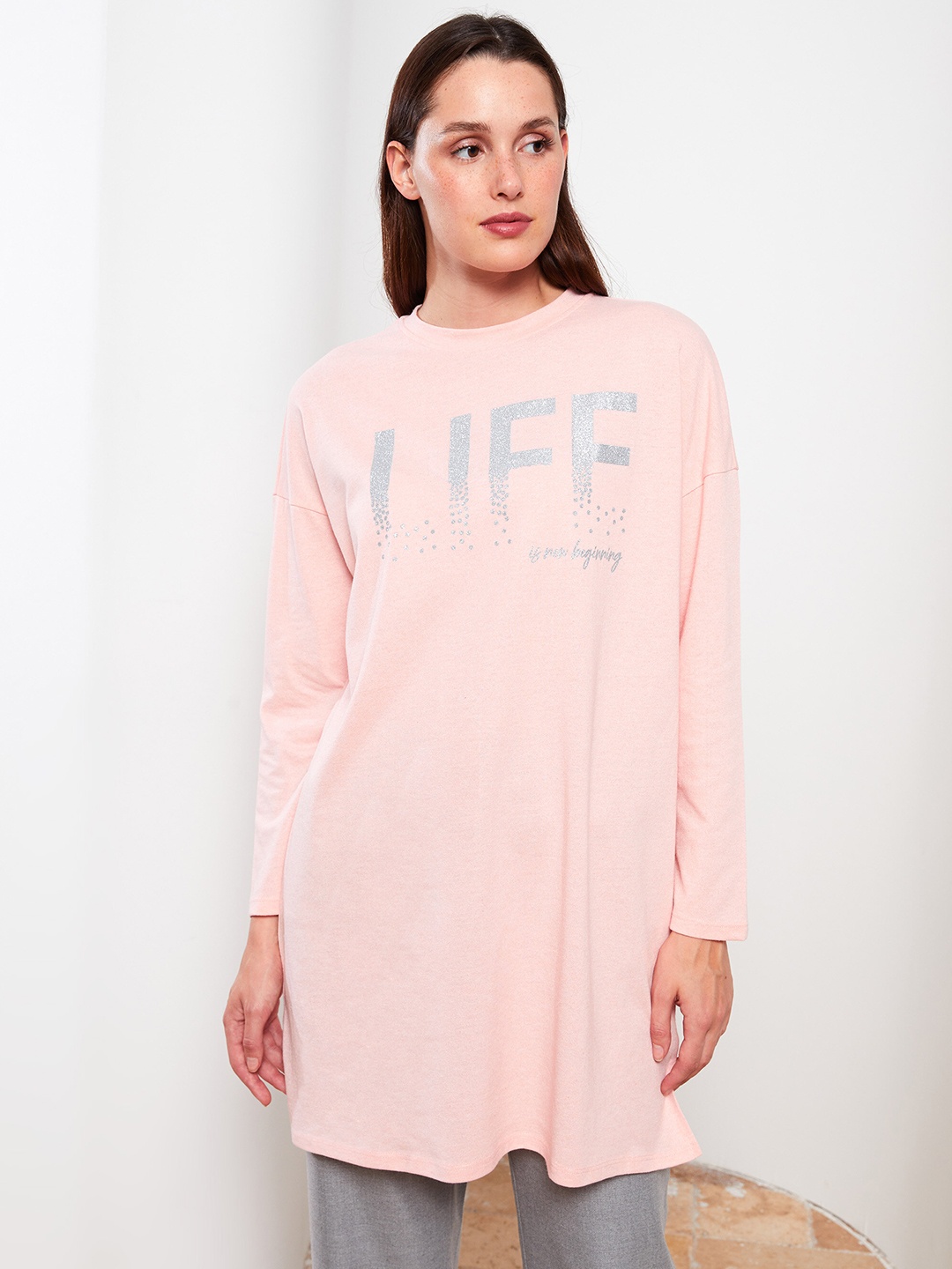 

LC Waikiki Women Typography Printed Drop-Shoulder Sleeves Longline T-shirt, Pink
