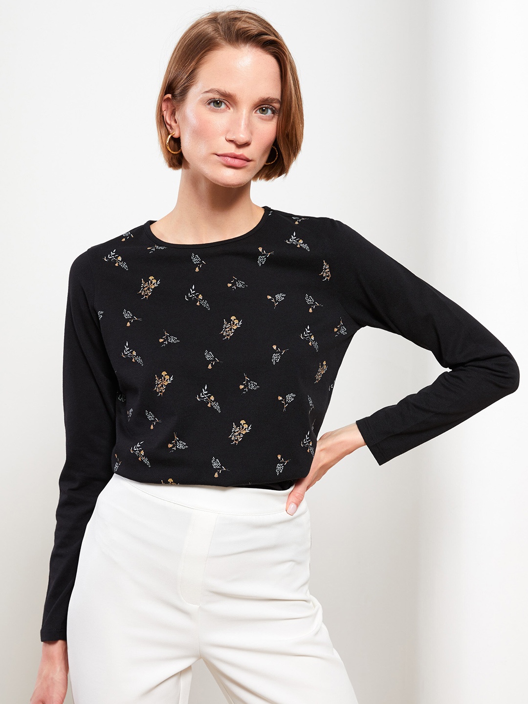 

LC Waikiki Women Floral Print T-shirt, Black