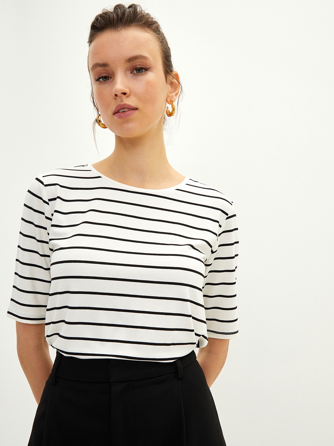 

LC Waikiki Women Striped Monochrome T-shirt, White