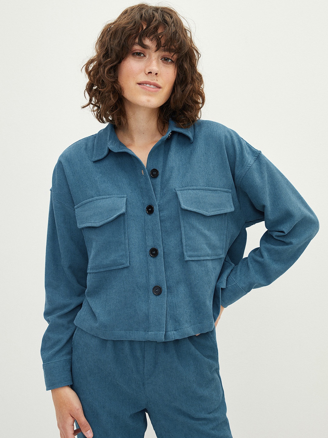 

LC Waikiki Women Teal Blue Solid Poplin Casual Shirt