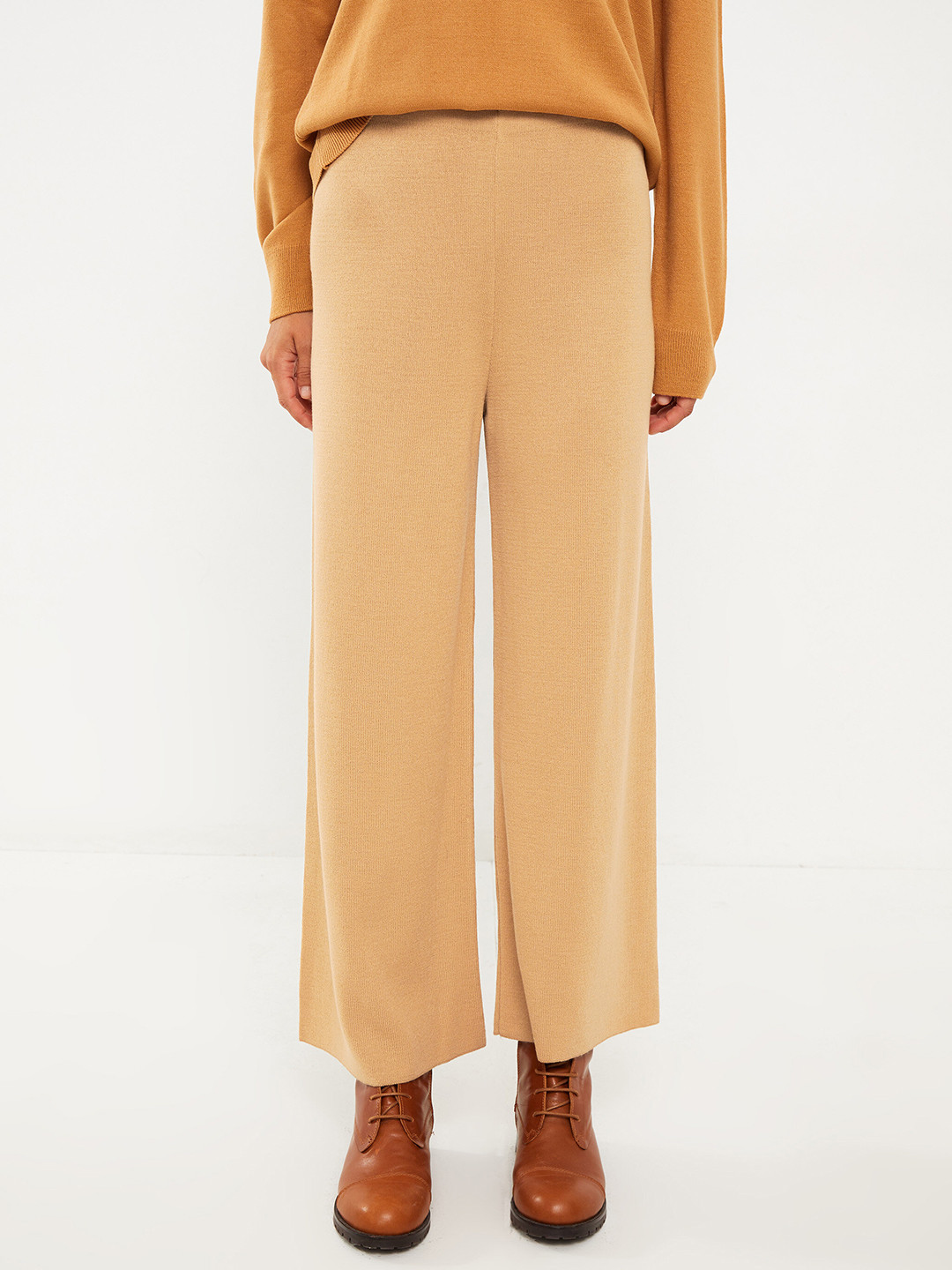 

LC Waikiki Women Beige Solid Acrylic Knitted Trousers