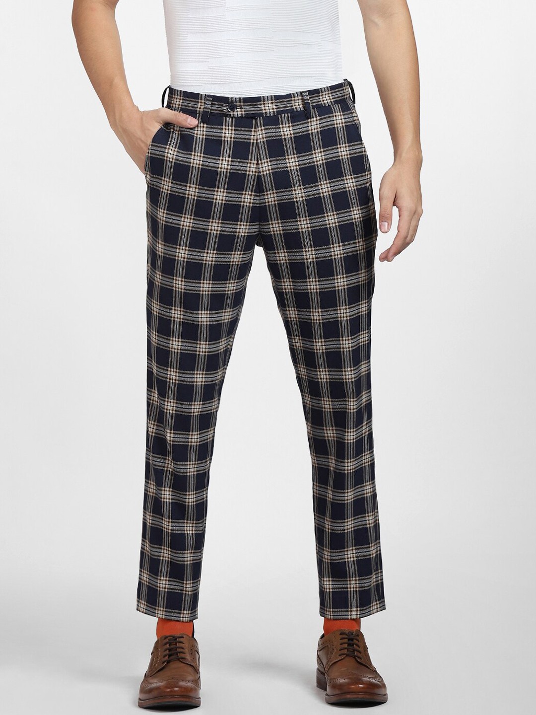 

Jack & Jones Men Printed Checked Slim Fit Formal Trousers, Black