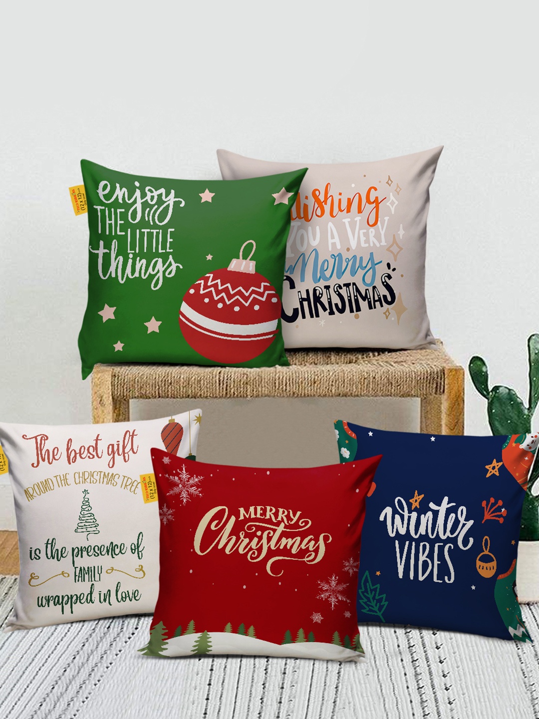 

TIED RIBBONS Green & Red 5 Pieces Printed Square Cushion Covers