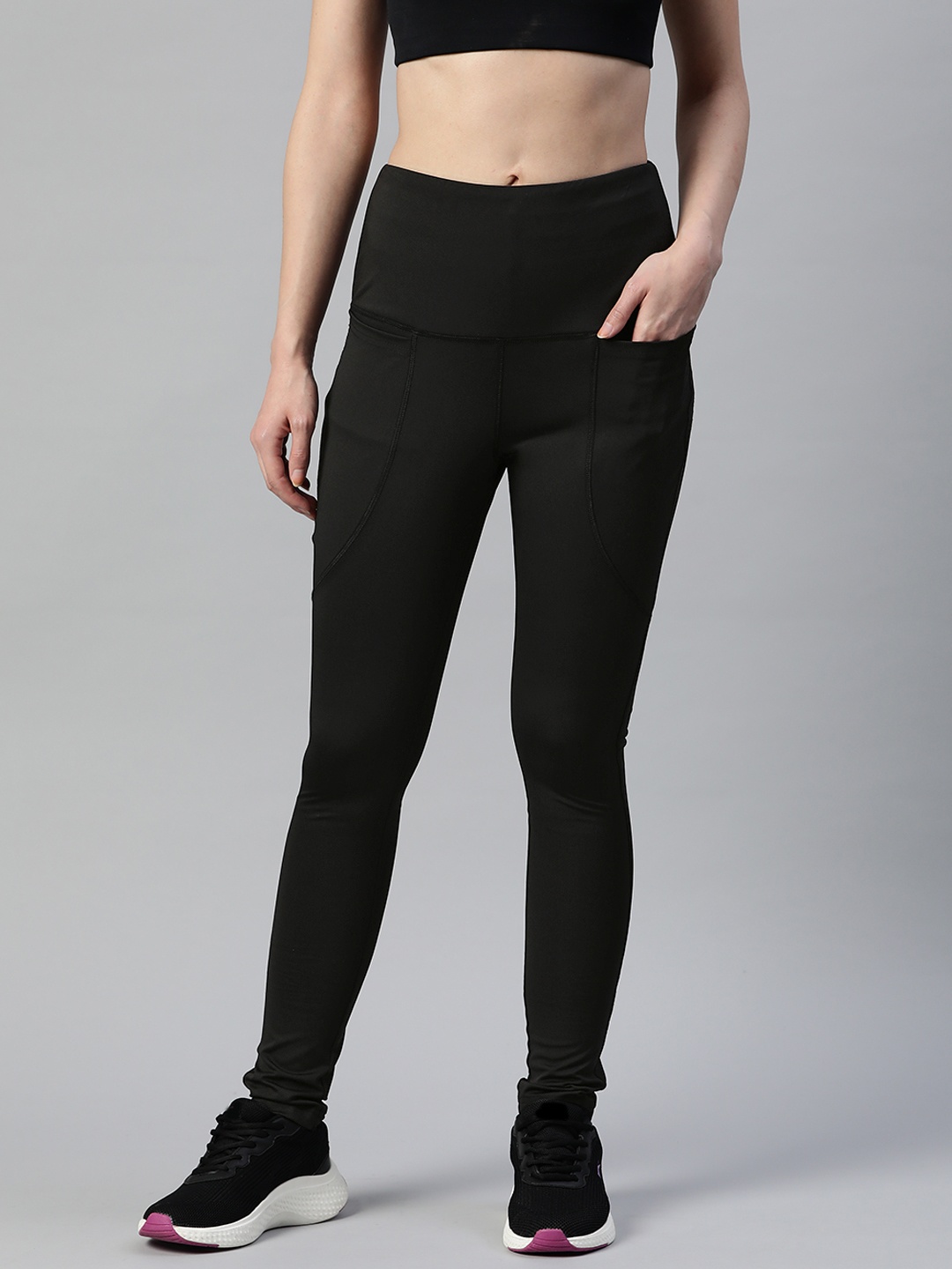 

plusS Women Solid Slim Fit Track Pants, Black