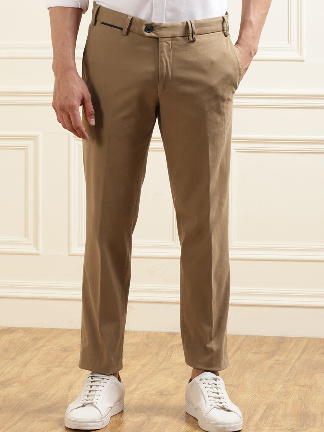 

Hiltl Men Green Solid Cotton Mid-Rise New Basics Trousers