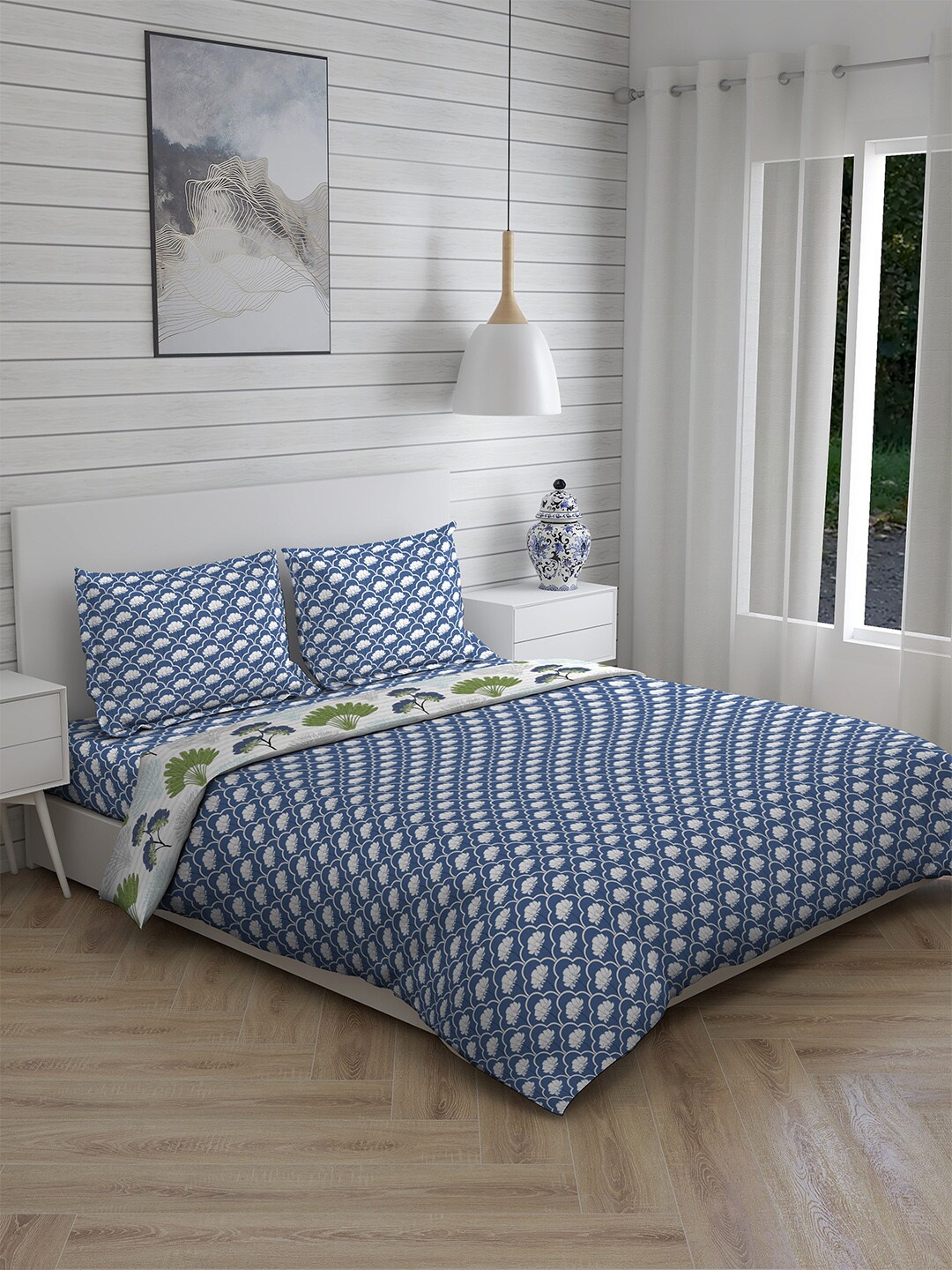 

Layers Blue & White Printed 146 TC Single Size Pure Cotton Bedding Set With Comforter