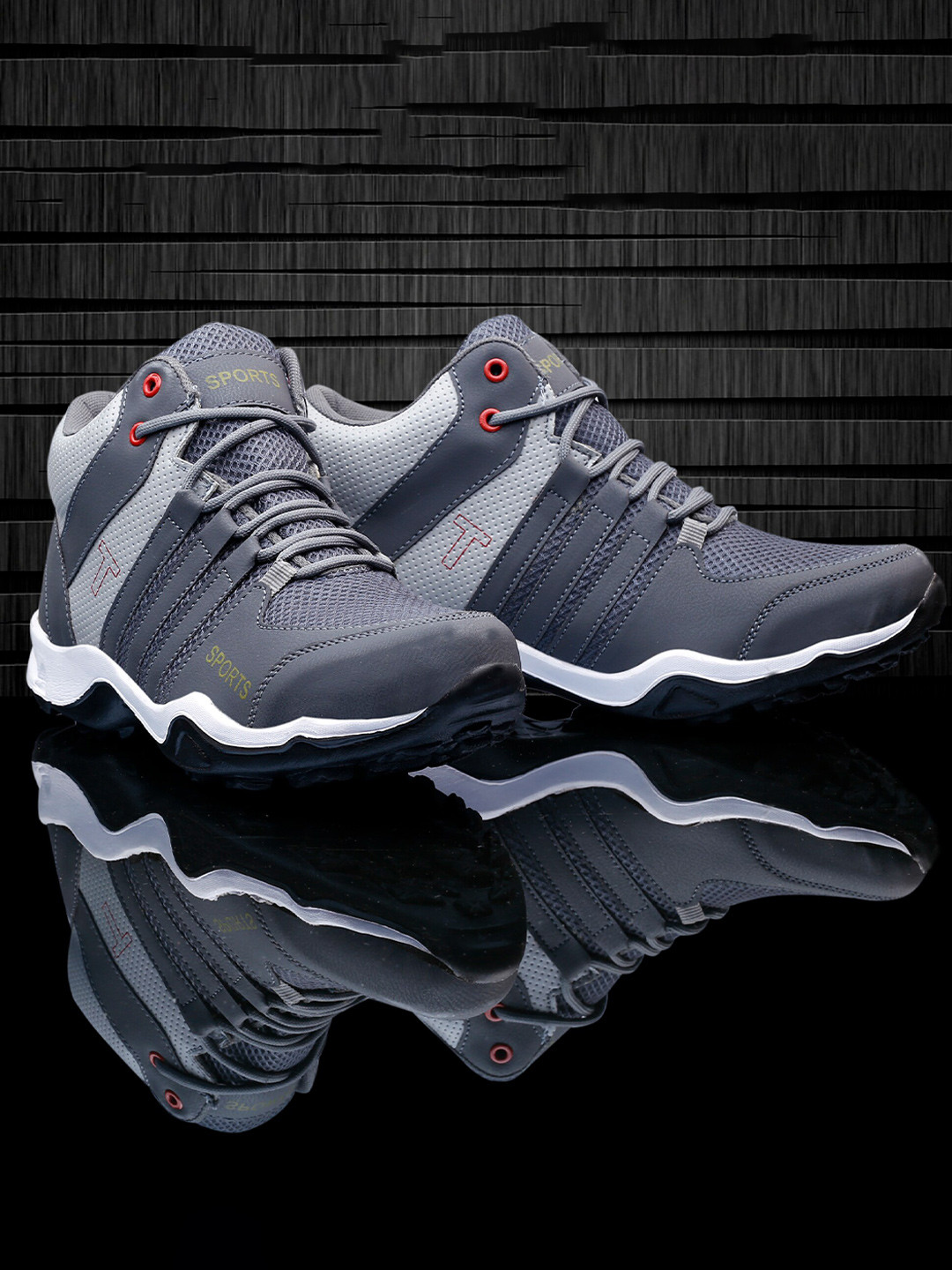 

KRAASA Men Grey Running Shoes