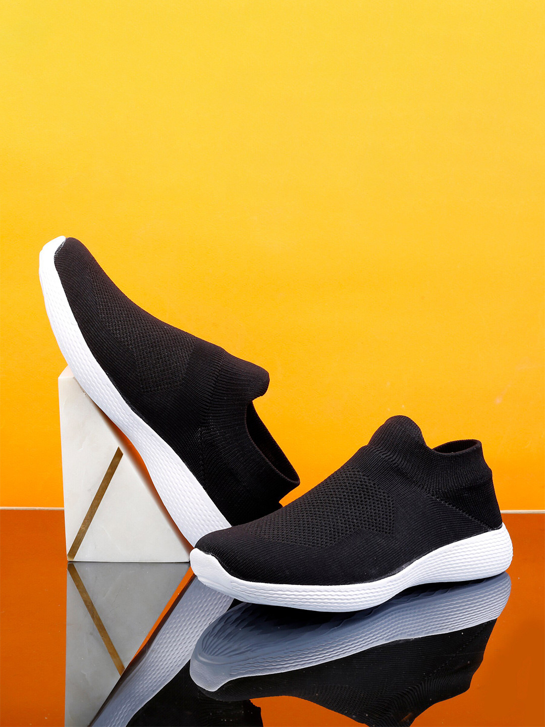 

KRAASA Men Copper-Toned Mesh Running Shoes