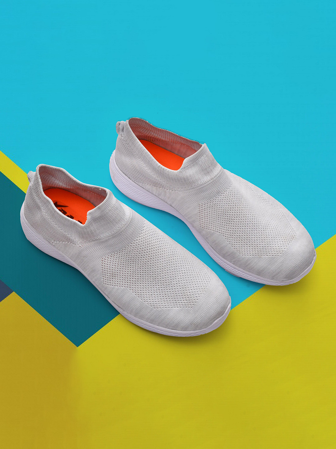 

KRAASA Men White Mesh Running Shoes