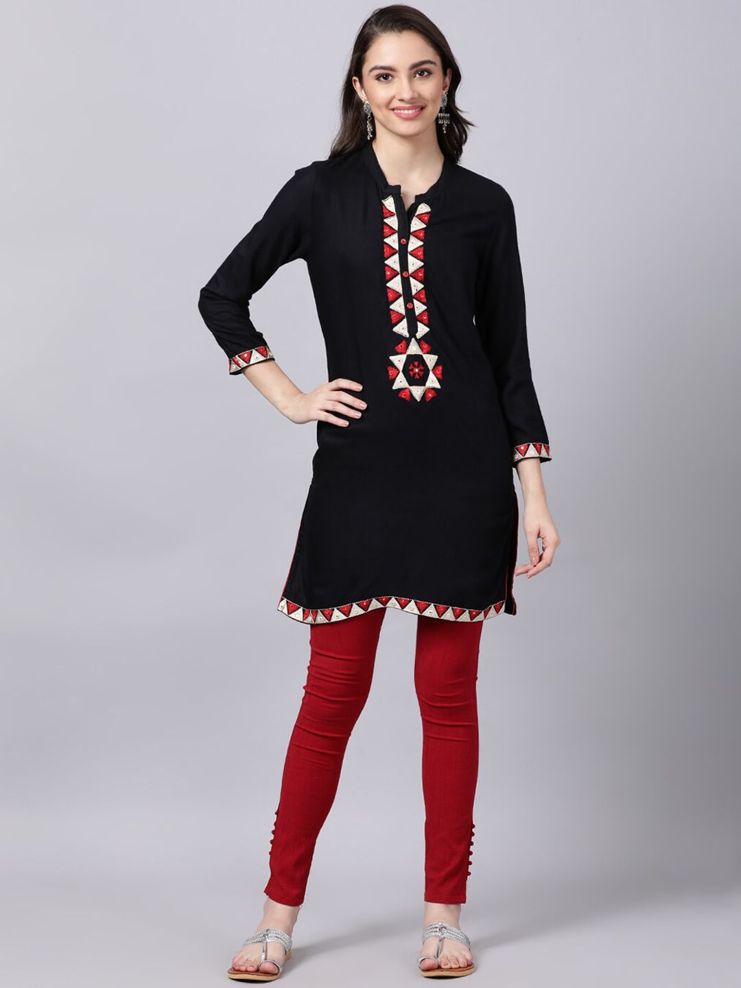

Souchii Women Black Geometric Embroidered Grandeur & Majestic Artwork Kurta