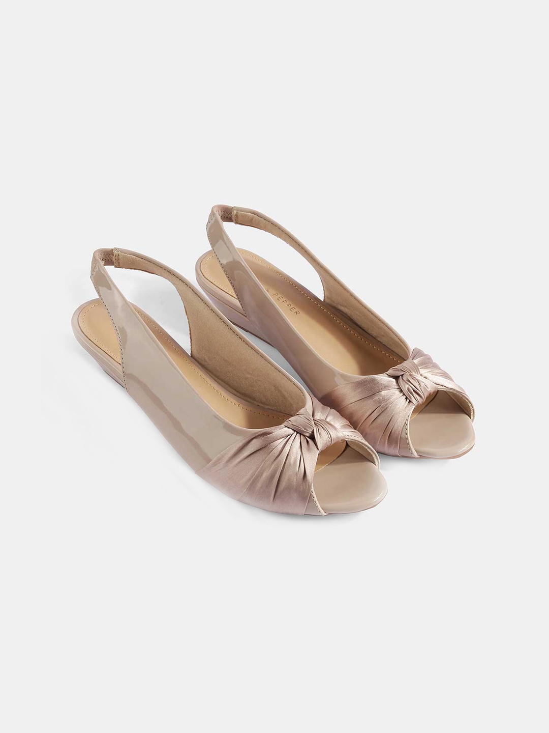 

LEMON & PEPPER Beige PU Wedge Pumps With Bows