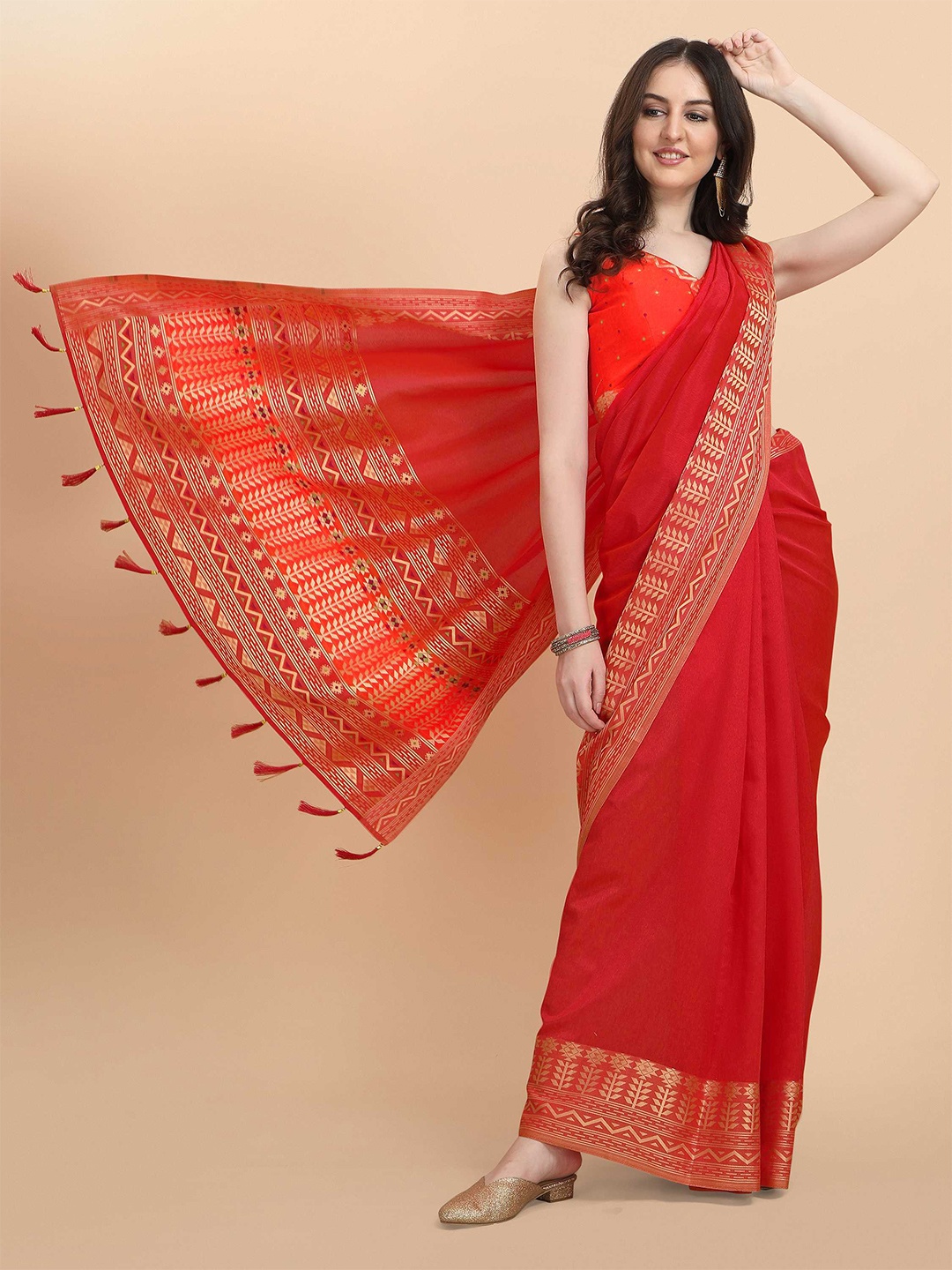 

DUNGRANI Red & Gold-Toned Zari Art Silk Saree