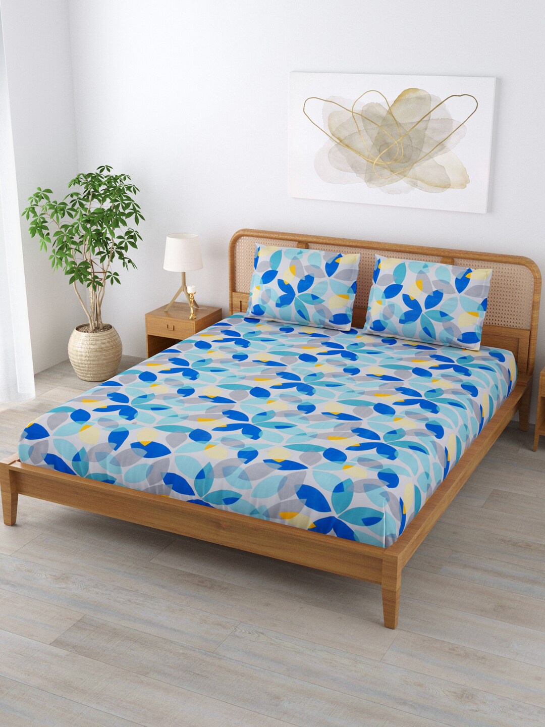 

Clasiko Floral 144 TC Queen Bedsheet with 2 Pillow Covers, Blue
