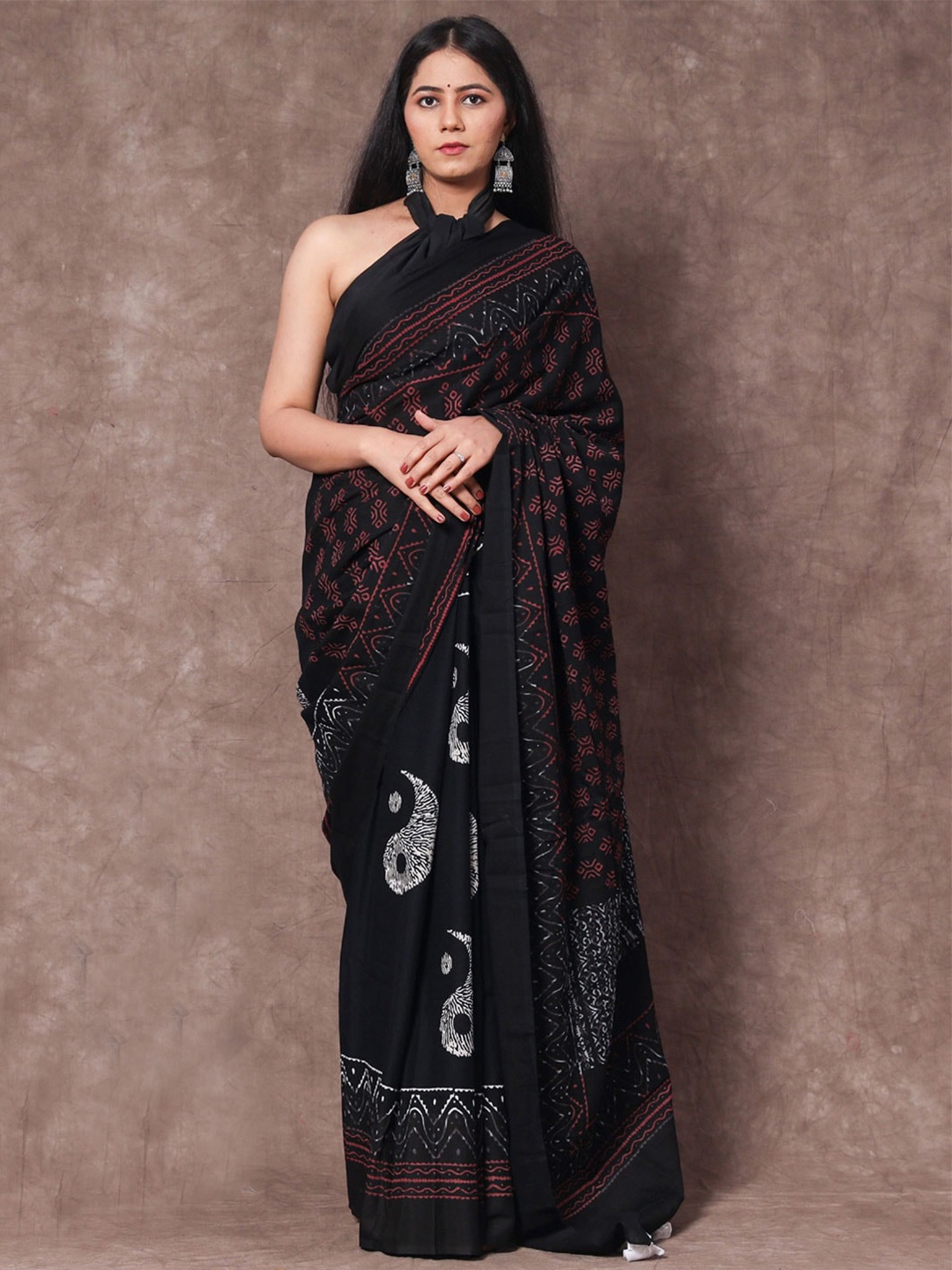 

BUTA BUTI Black & Red Paisley Pure Cotton Saree