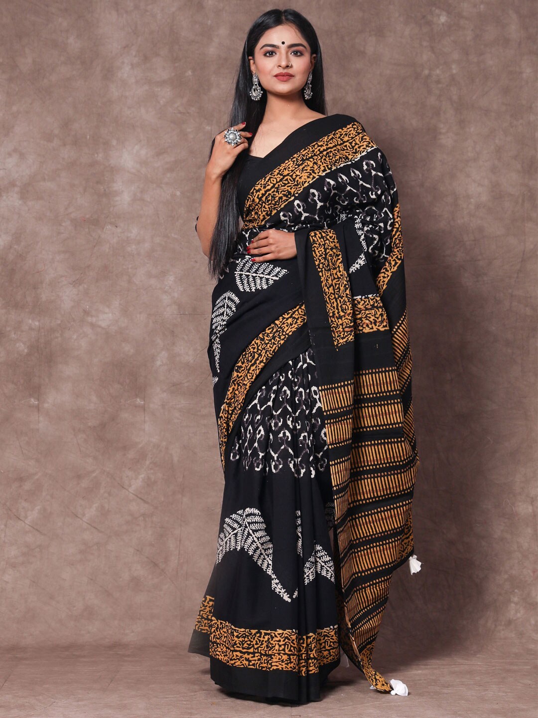 

BUTA BUTI Black & Yellow Ethnic Motifs Pure Cotton Saree
