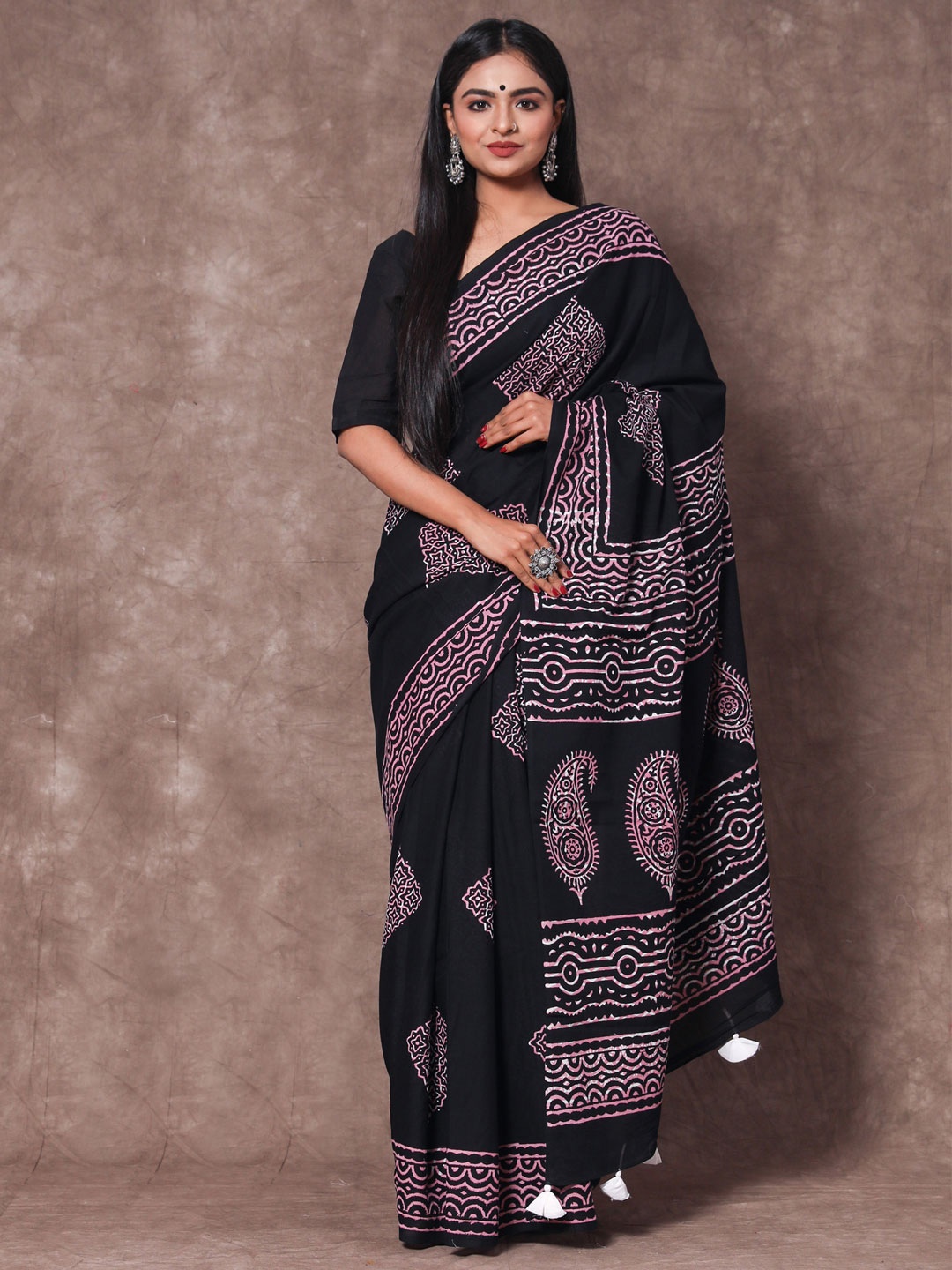 

BUTA BUTI Black & Pink Ethnic Motifs Pure Cotton Saree