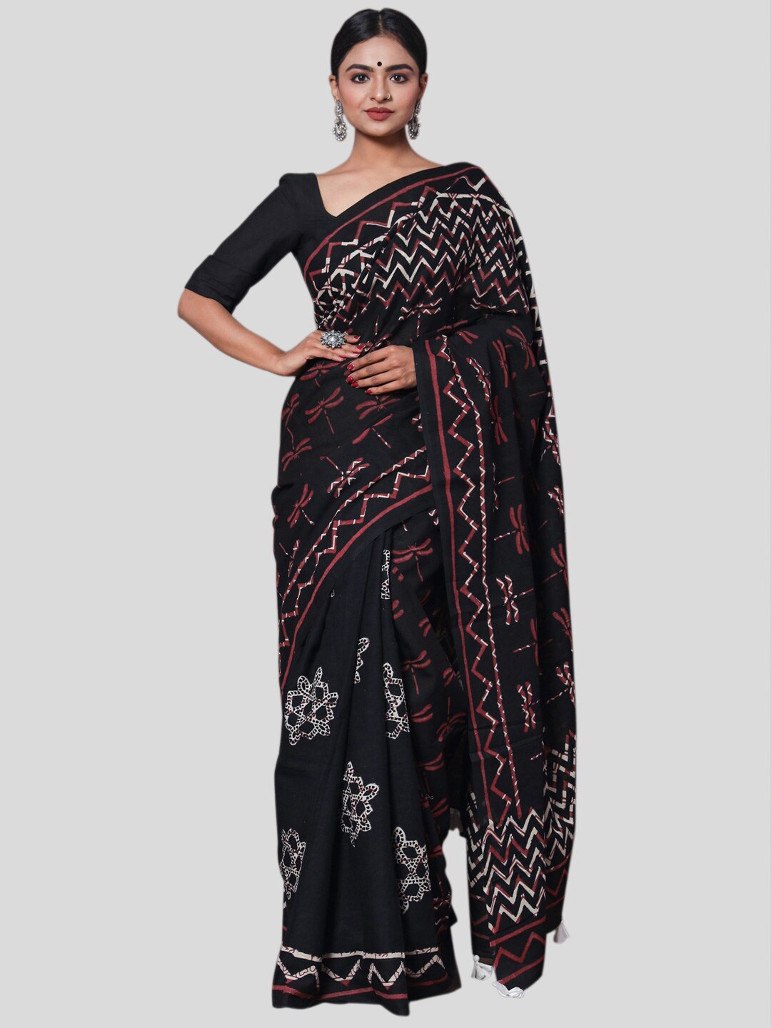 

BUTA BUTI Black & White Pure Cotton Saree