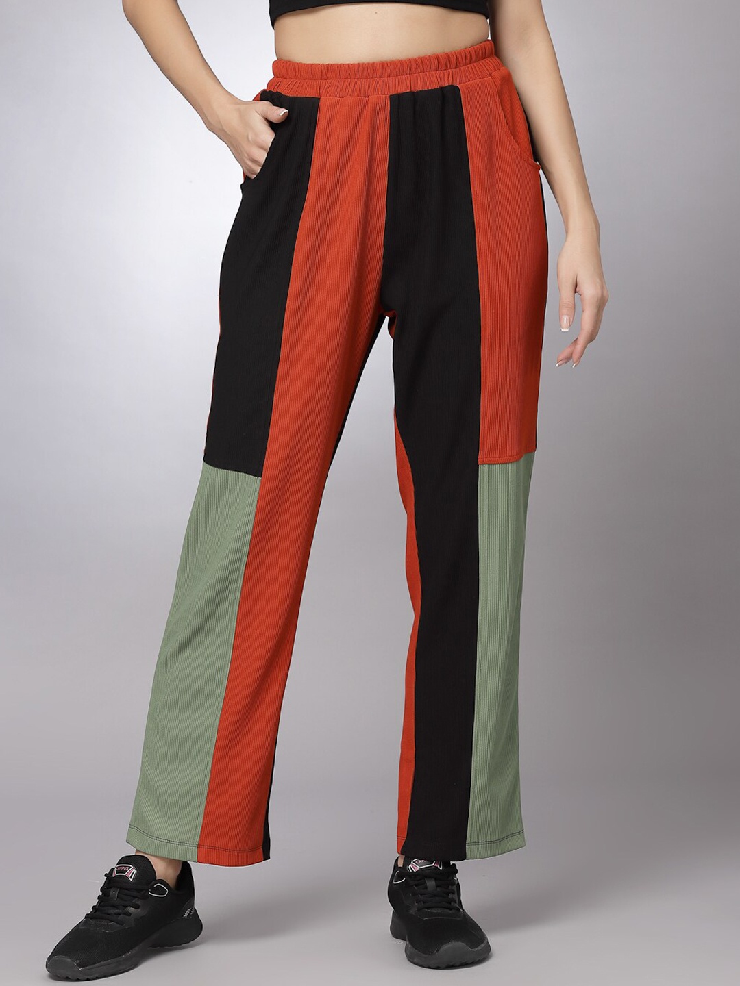 

KASSUALLY Women Colourblocked Trousers, Black