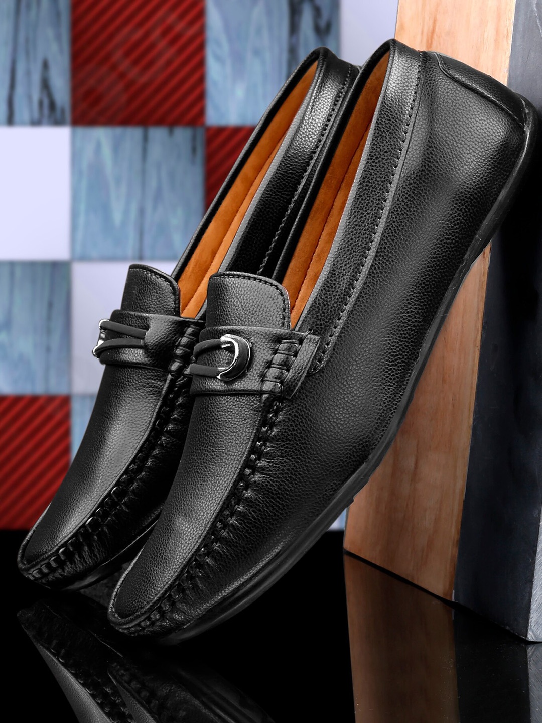 

KRAASA Men Black Textured Loafers