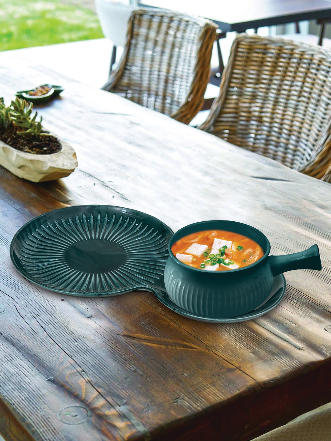 

CLAY CRAFT Green Textured Bowl and Large Plate Set