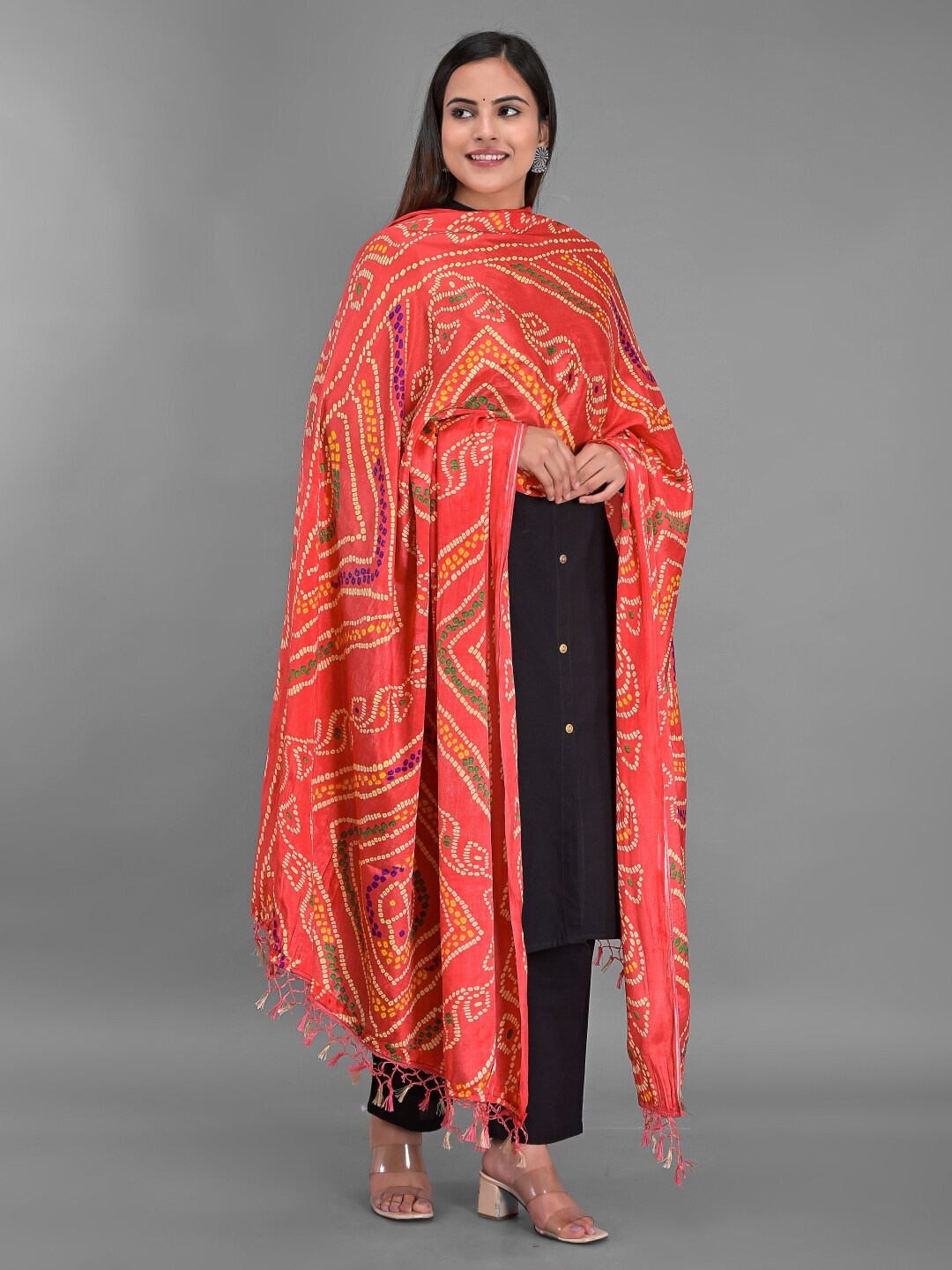 

Apratim Peach-Coloured & Green Printed Bandhani Dupatta