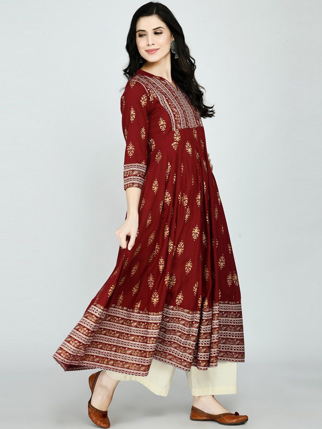 

MAFE Women Maroon Ethnic Motifs Printed Anarkali Kurta