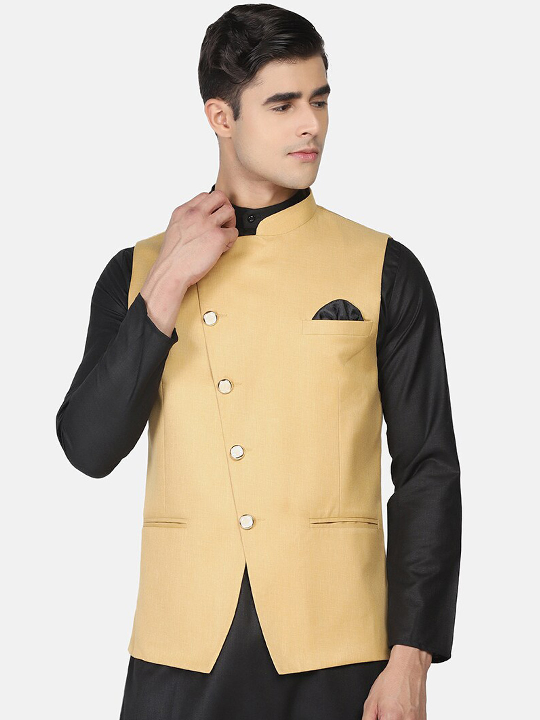 

TAHVO Men Gold-Toned Kurta with Pyjamas With Nehru Jacket