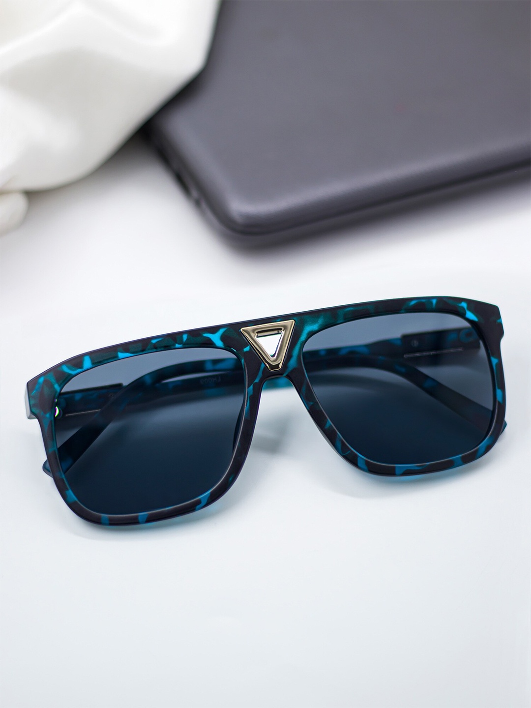 

Bellofox Unisex Grey Lens & Blue Wayfarer Sunglasses BS2034-1122