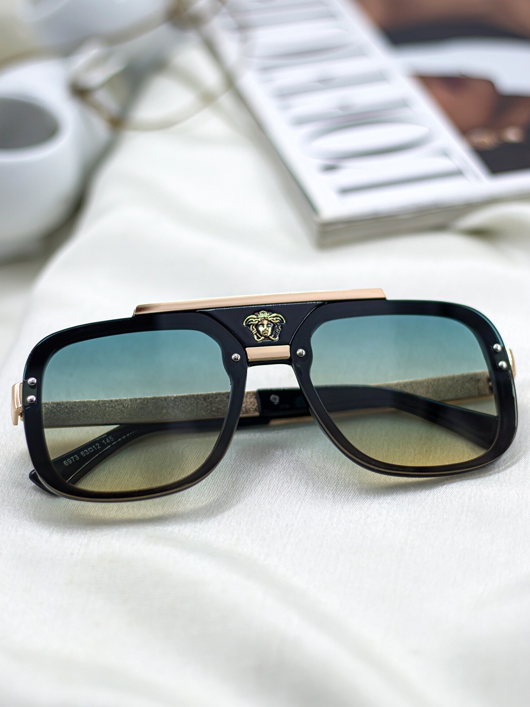 

Bellofox Unisex Blue Lens & Gold-Toned Square Sunglasses BS2060