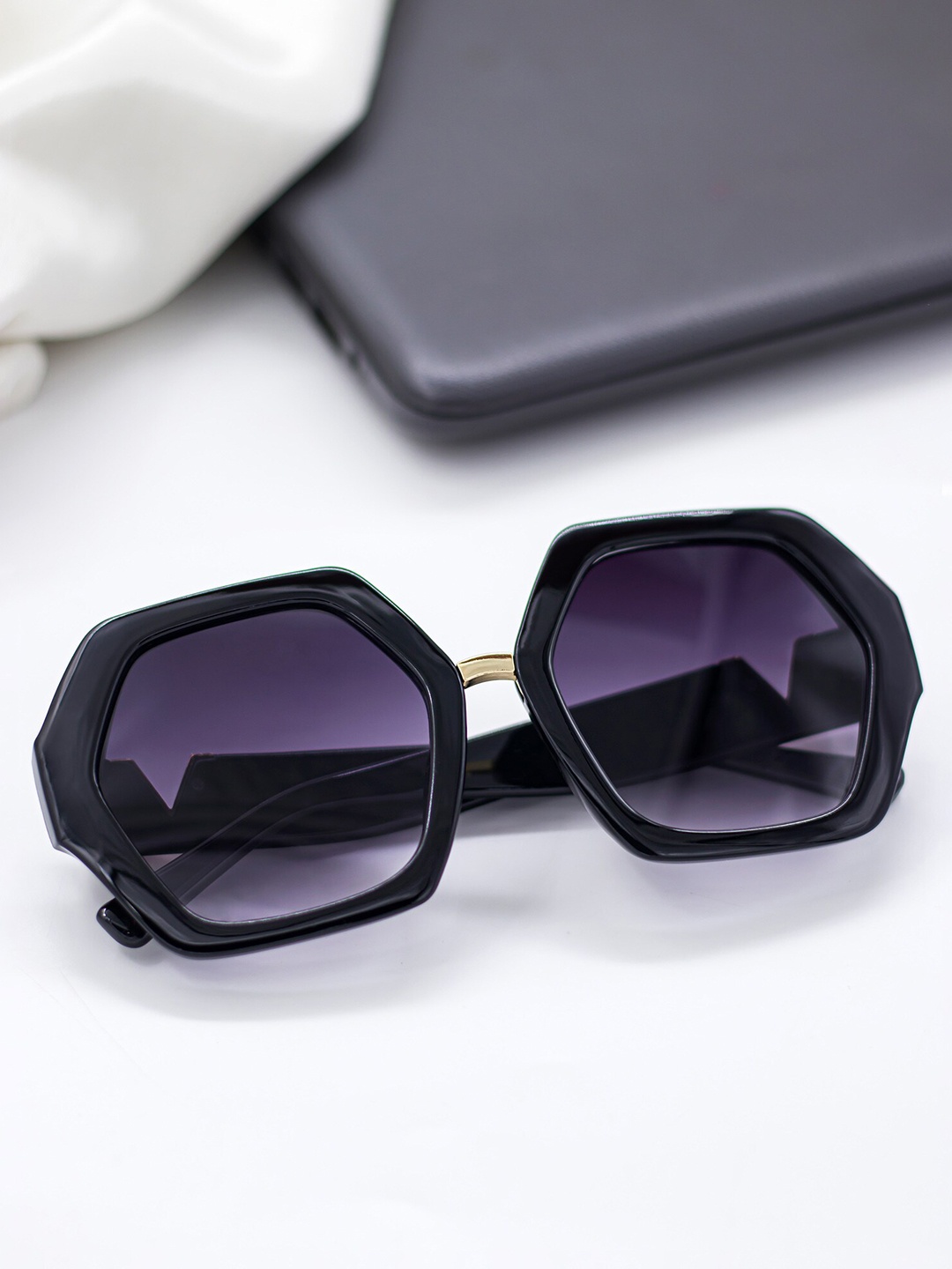 

Bellofox Unisex Purple Lens & Black Oversized Sunglass BS1964-1122-Black