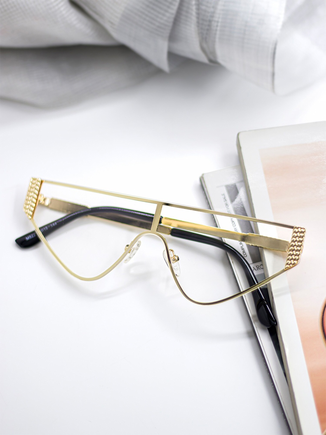 

Bellofox Unisex Clear Lens & Gold-Toned Cateye Sunglass BS2007-1122-Gold