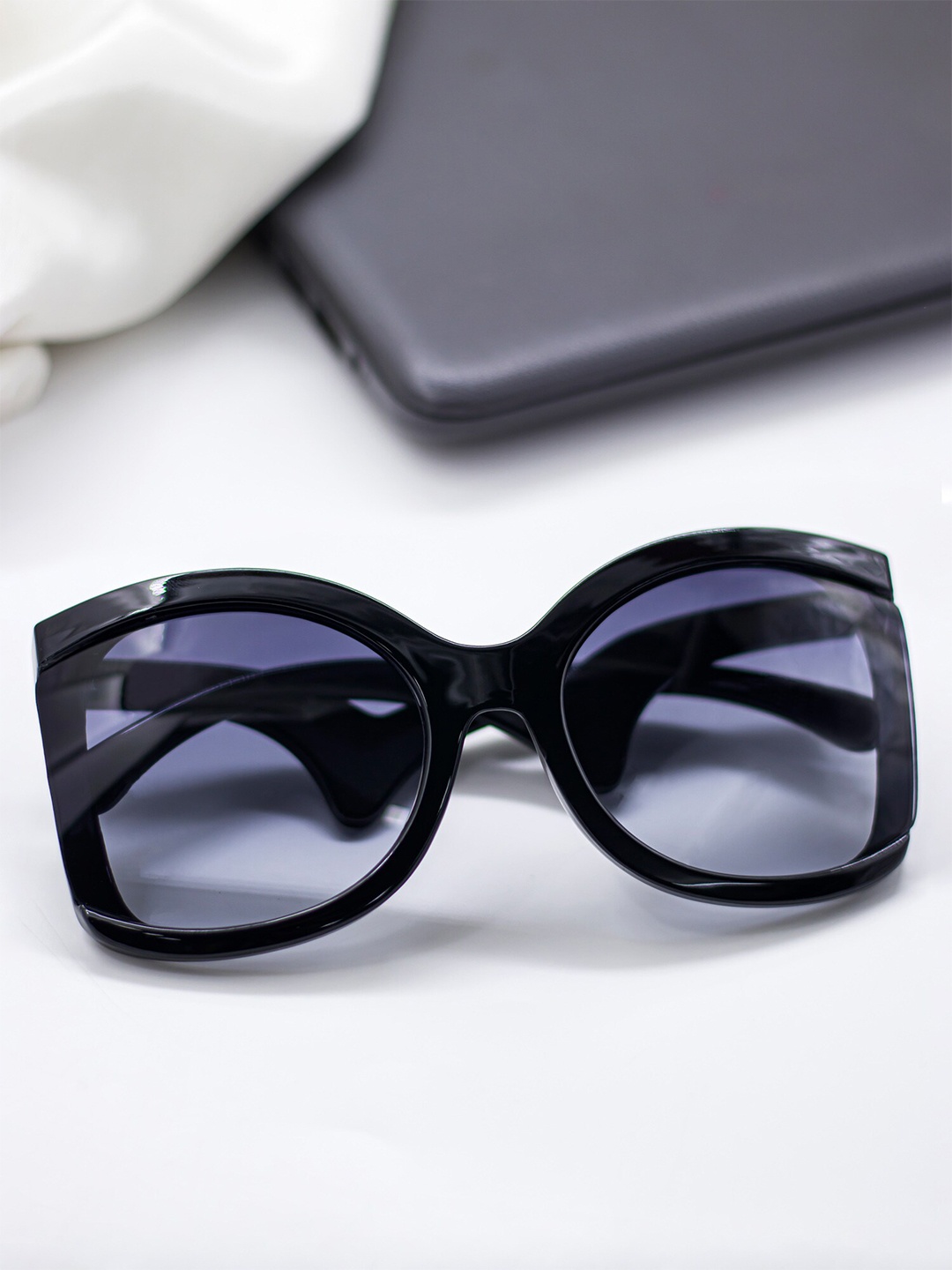 

Bellofox Unisex Black Lens & Black Butterfly Sunglass BS1977-1122-Black, Grey