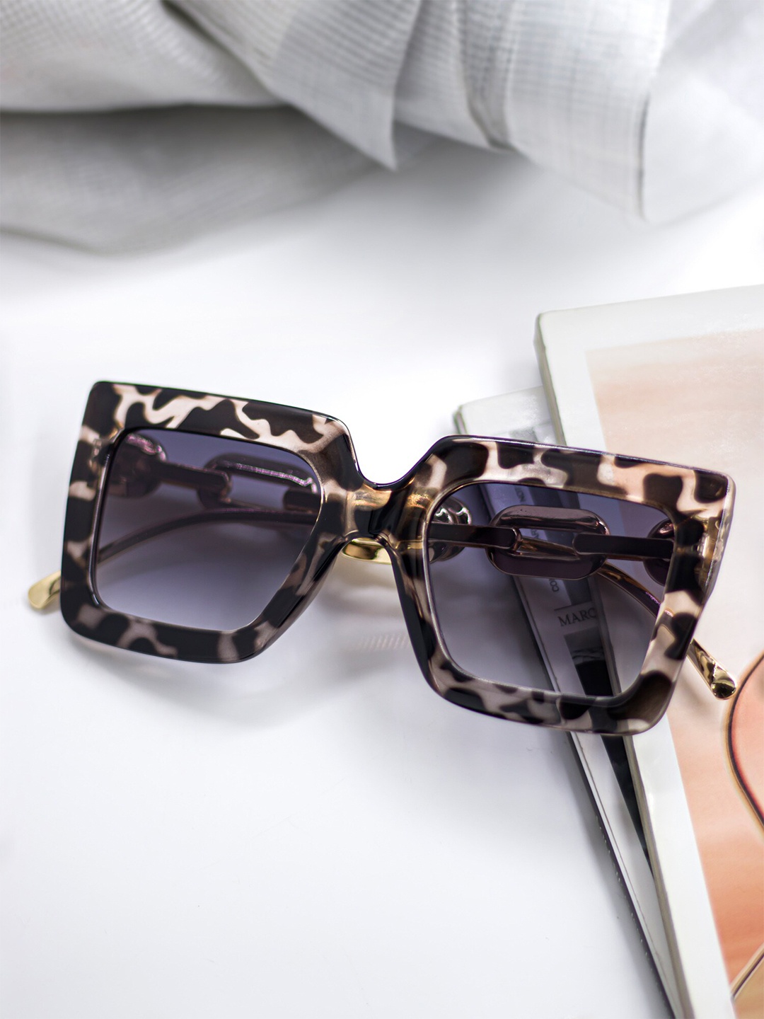 

Bellofox Unisex Grey Lens & Brown Square Sunglasses BS2014-1122-Brown
