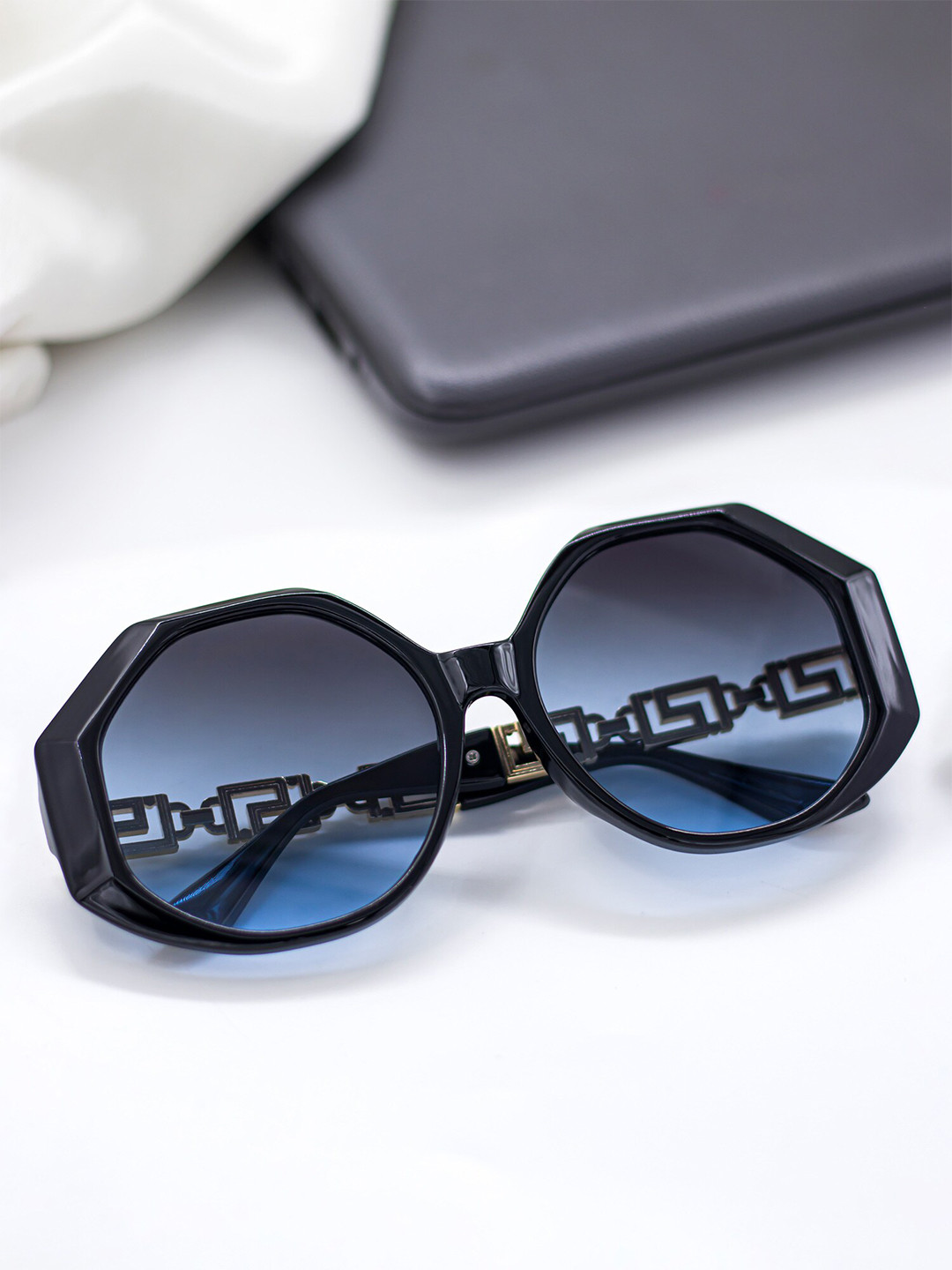 

Bellofox Unisex Blue Lens & Black Oversized Sunglasses BS1970-1122-Black