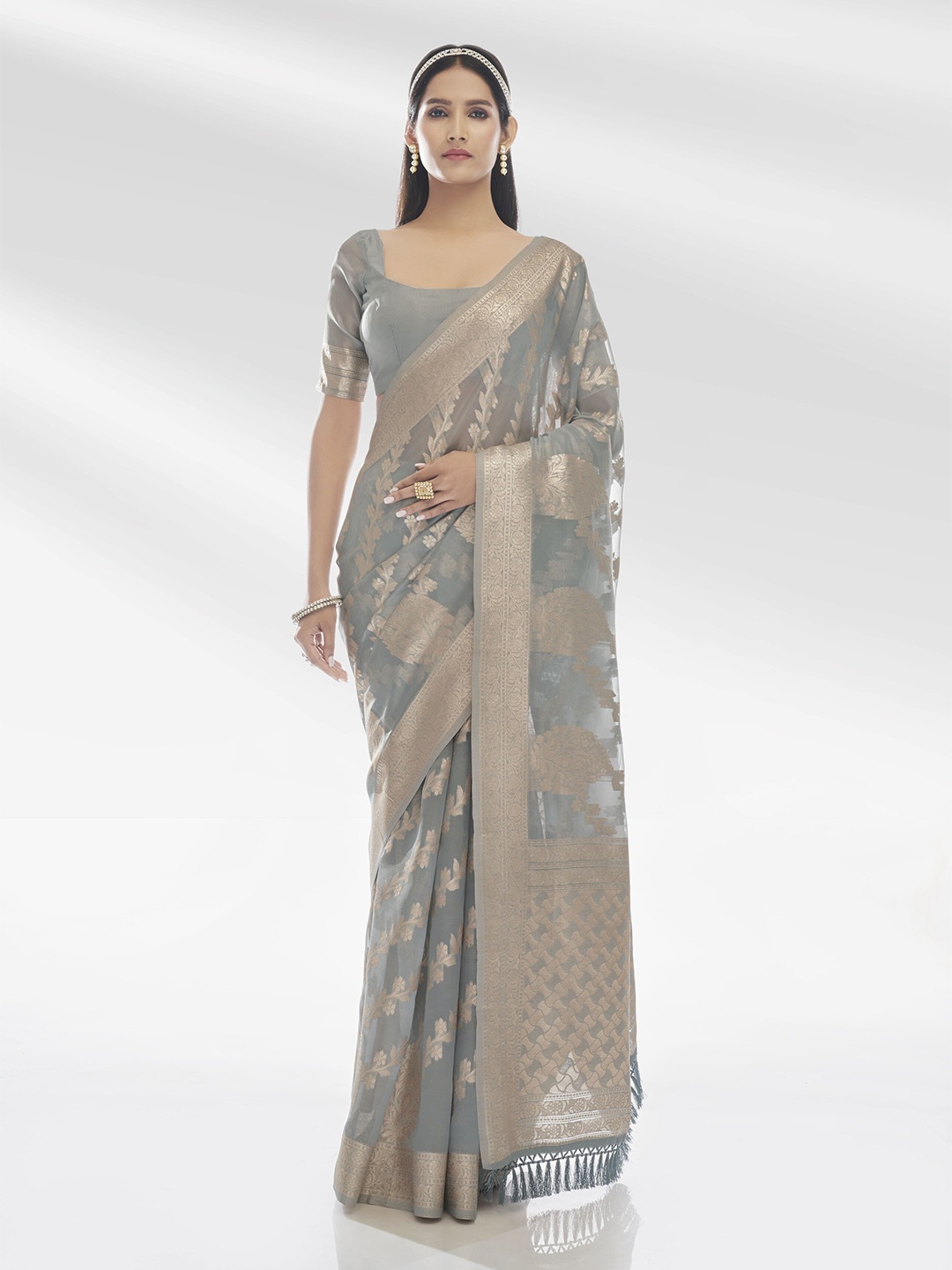 

elora Grey & Gold-Toned Woven Design Zari Organza Banarasi Saree