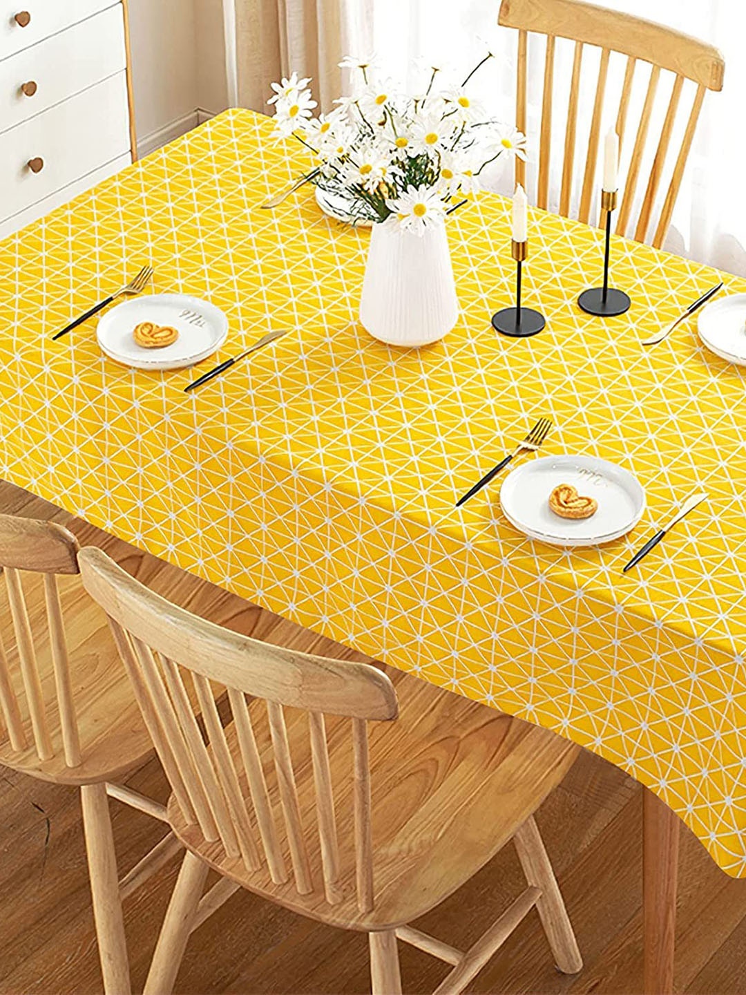

HOUSE OF QUIRK Yellow Printed Cotton Linen Rectangle 4-Seater Table Cover