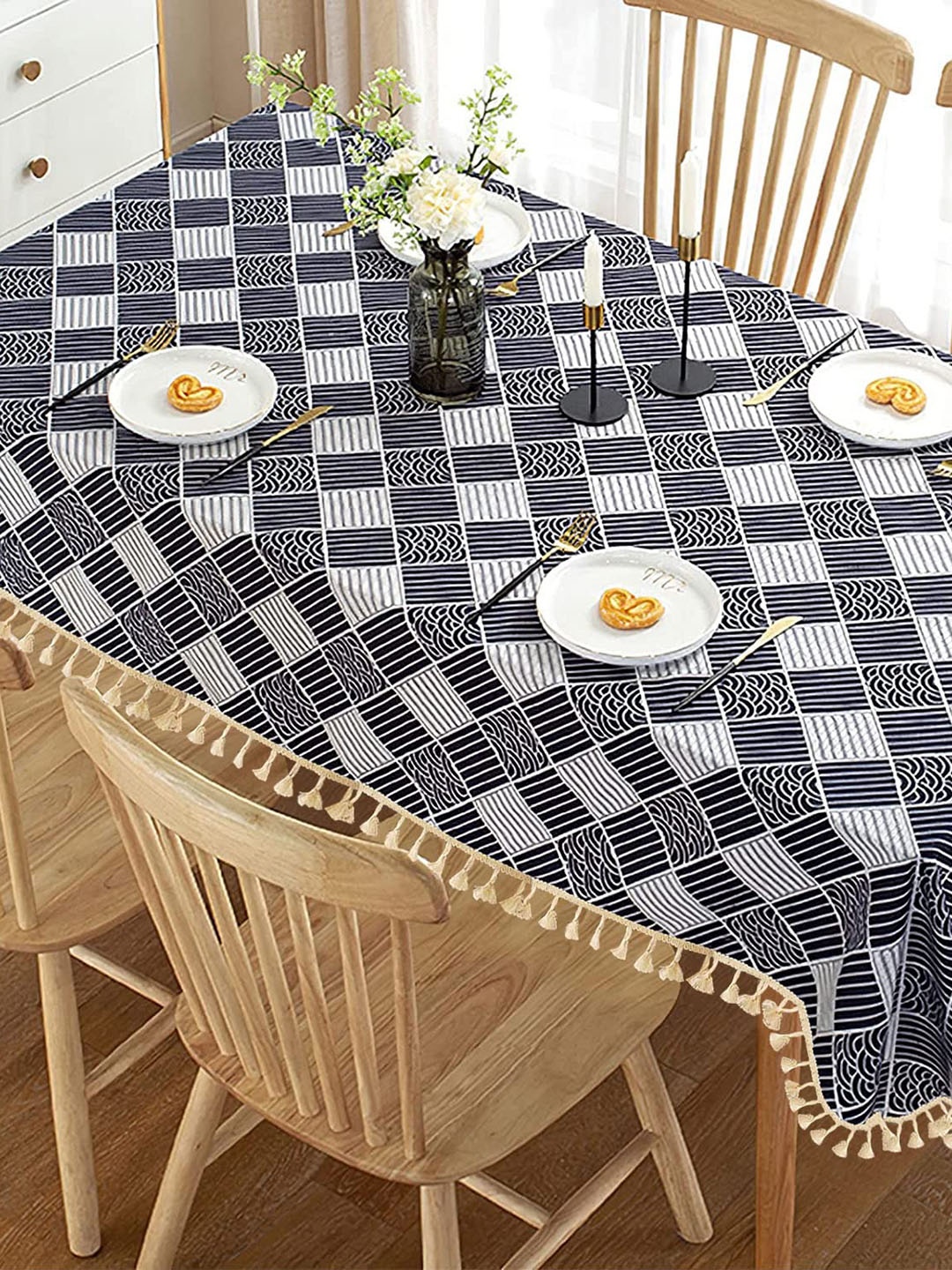 

HOUSE OF QUIRK Blue & White Printed 4 Seater Cotton Table Covers