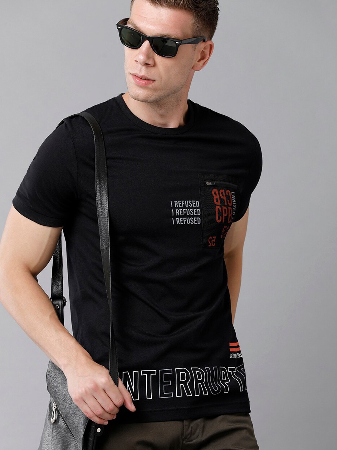 

CP BRO Men Black Typography Printed Slim Fit Cotton T-shirt
