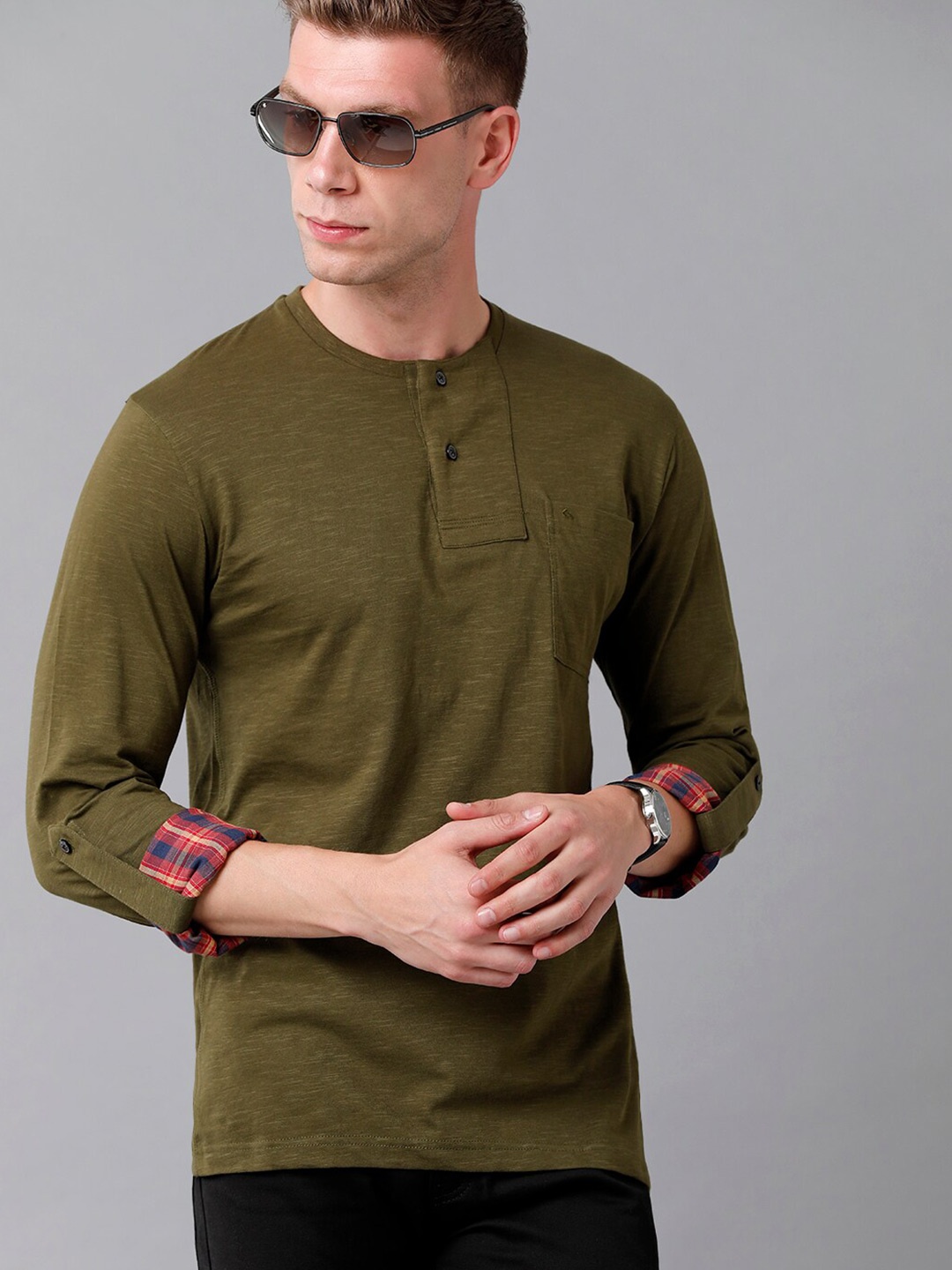 

Classic Polo Men Green Henley Neck Slim Fit Cotton T-shirt