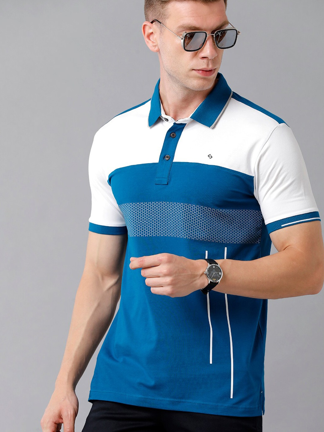 

Classic Polo Men Blue & White Colourblocked Polo Collar Slim Fit Cotton T-shirt