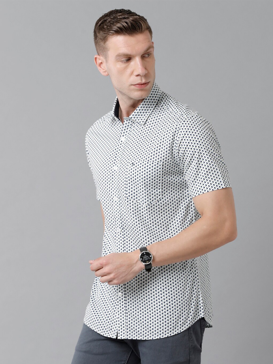 

Classic Polo Men Off White Classic Slim Fit Printed Casual Cotton Shirt