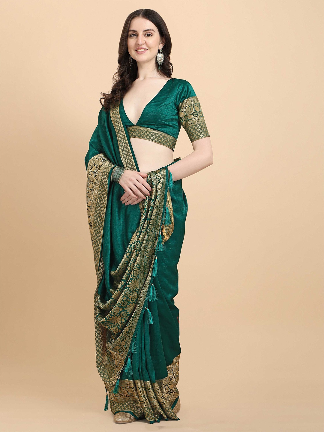 

DUNGRANI Teal & Gold-Toned Zari Art Silk Saree