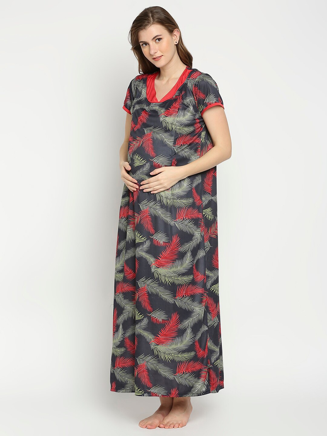 

Pretty Awesome Black Printed Maternity Maxi Nightdress