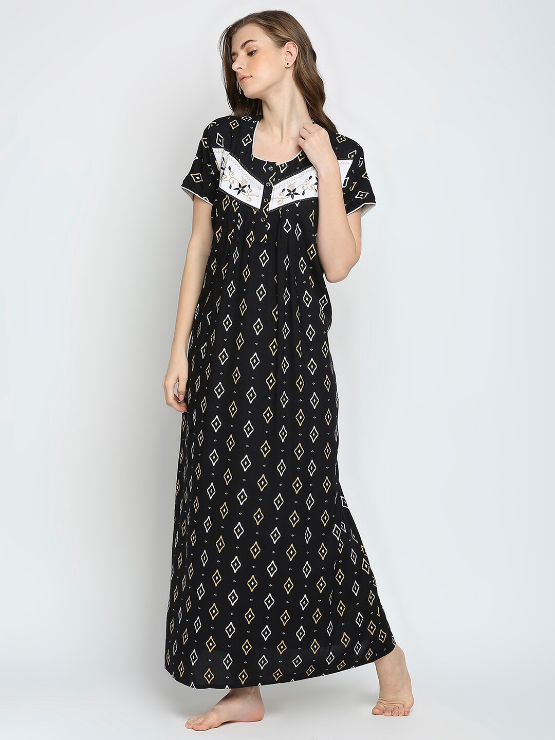 

Pretty Awesome Black Printed Maternity Maxi Nightdress