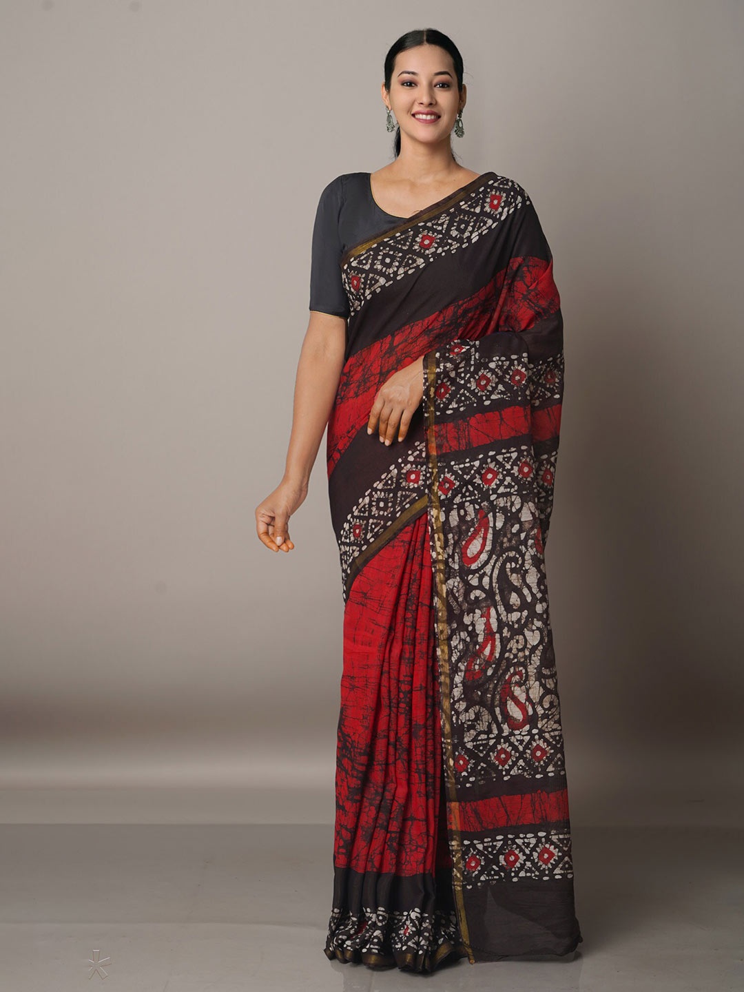 

Unnati Silks Black & Red Batik Zari Silk Cotton Chanderi Saree