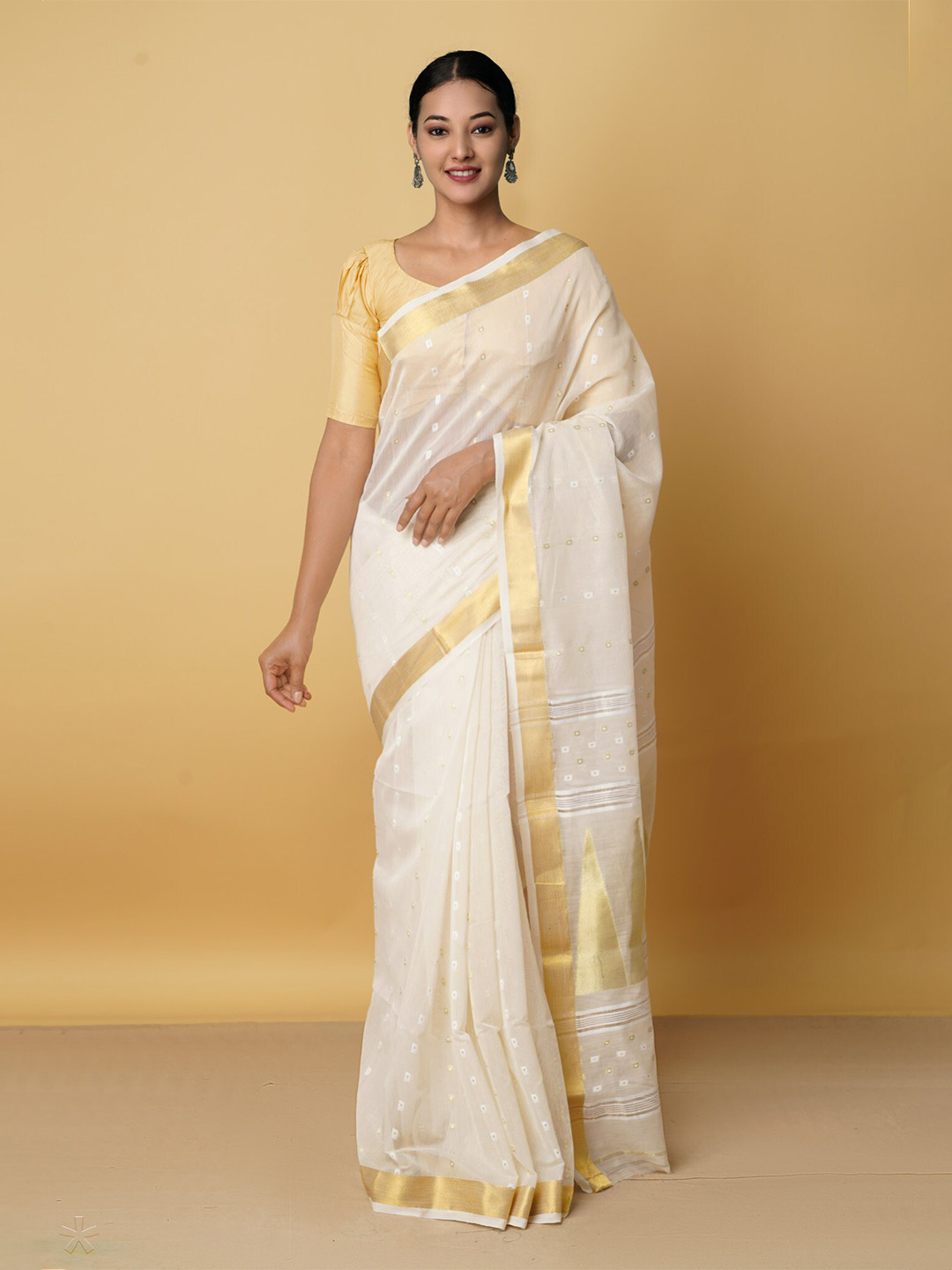 

Unnati Silks Cream-Coloured & Gold-Toned Woven Design Zari Pure Cotton Maheshwari Saree