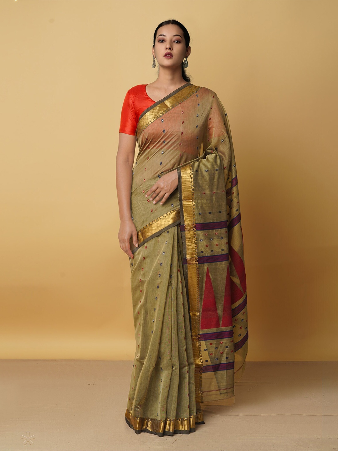 

Unnati Silks Green & Gold-Toned Woven Design Pure Cotton Maheshwari Saree
