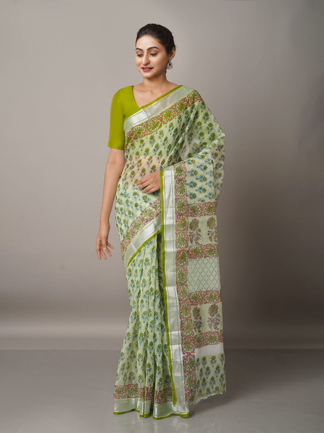 

Unnati Silks Off White & Silver-Toned Ethnic Motifs Zari Pure Cotton Kota Saree